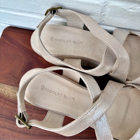 Chocolat Blu Winnie Wedge Sandals in Shimmering Gold, SZ 6/7 LIKE NEW! MSRP $184 - Picture 6 of 9